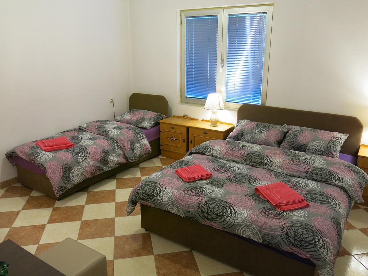 Hostel Topic Banja Luka Exterior photo